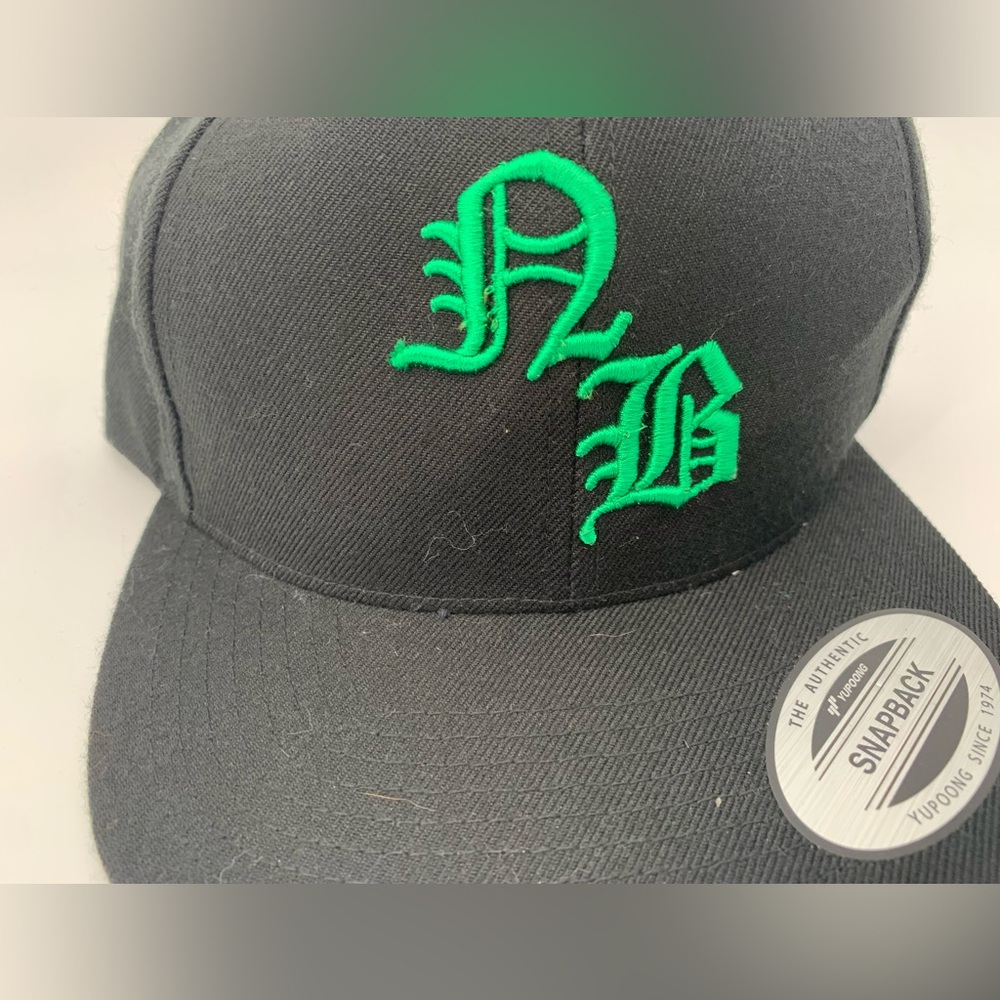 Never Basics Set of 2 Hats Black and Green Baseball Caps - Picture 6 of 10